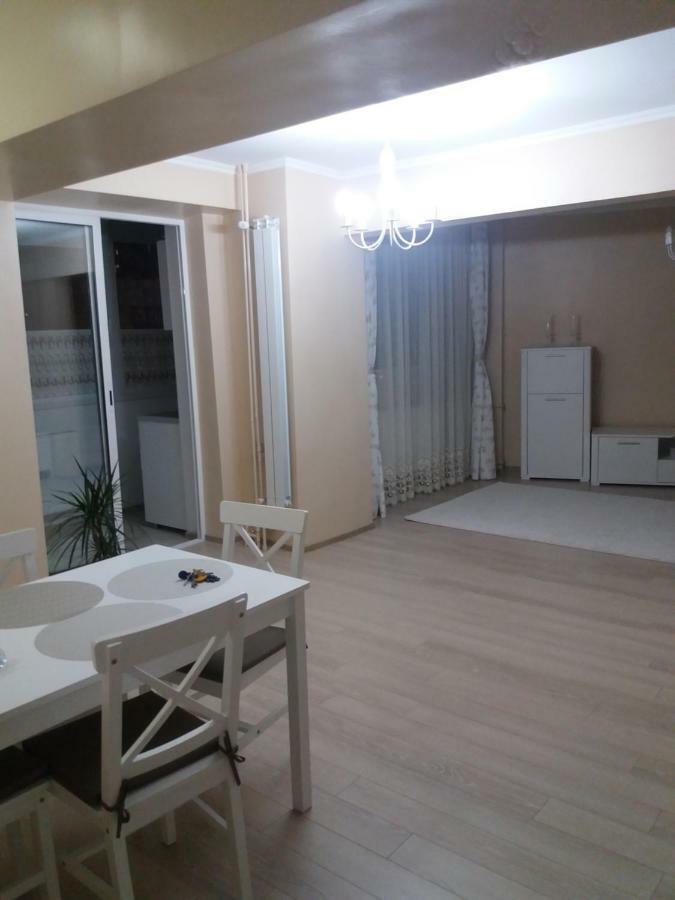 Juli'S Apartment Oradea Exterior photo