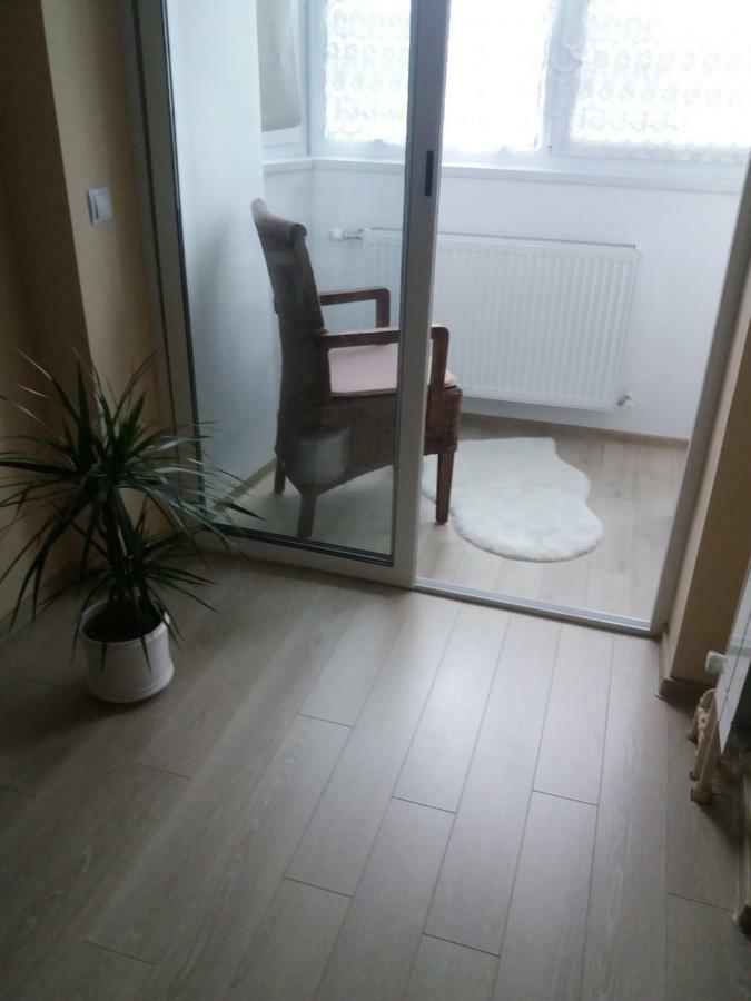Juli'S Apartment Oradea Exterior photo